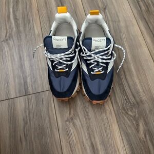 oncept sneakers